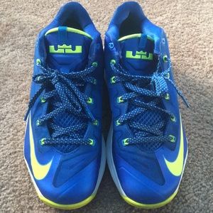 Men’s  Lebron James Nike shoes